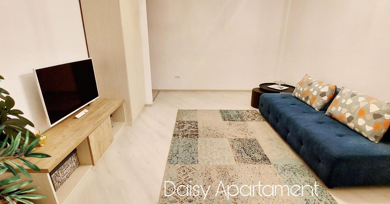 Daisy Apartament Navodari Bagian luar foto