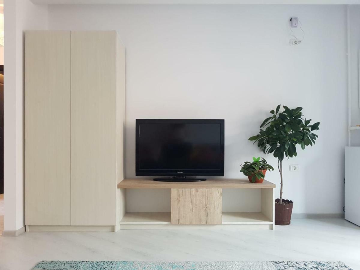 Daisy Apartament Navodari Bagian luar foto