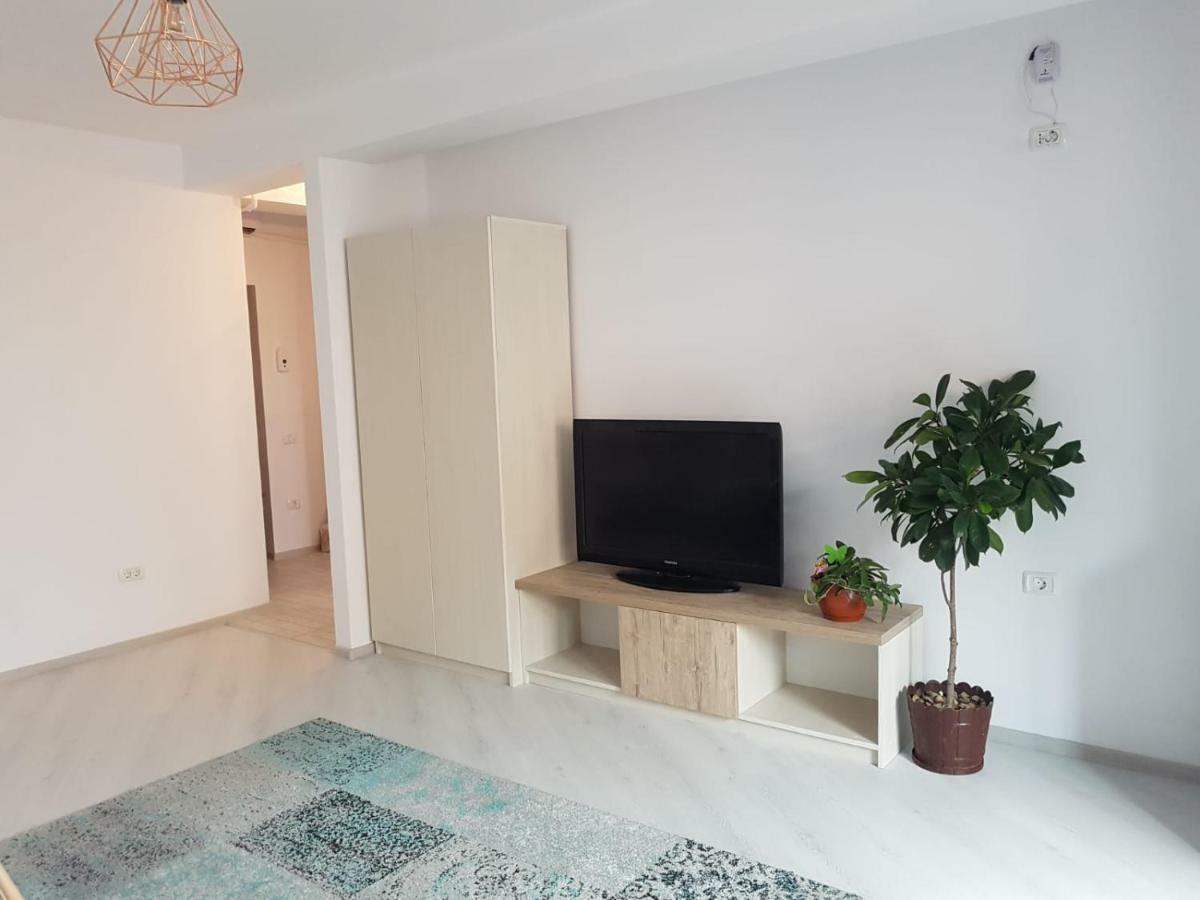 Daisy Apartament Navodari Bagian luar foto